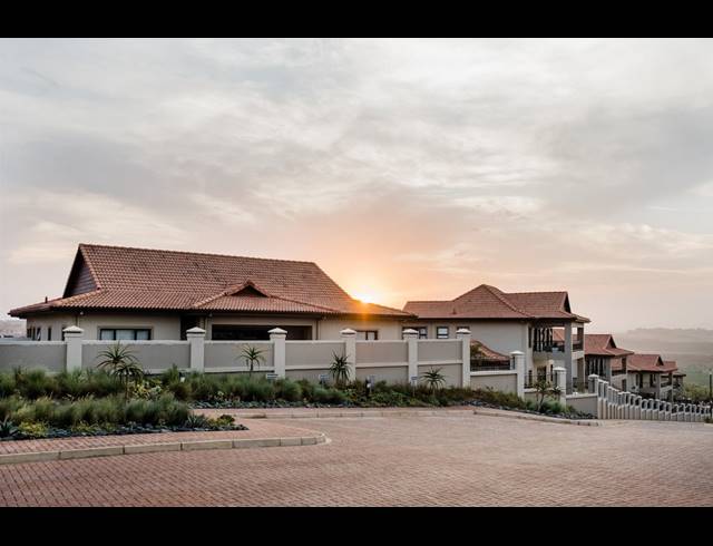 3 BEDROOM TOWNHOUSE FOR SALE IN IZINGA ESTATE